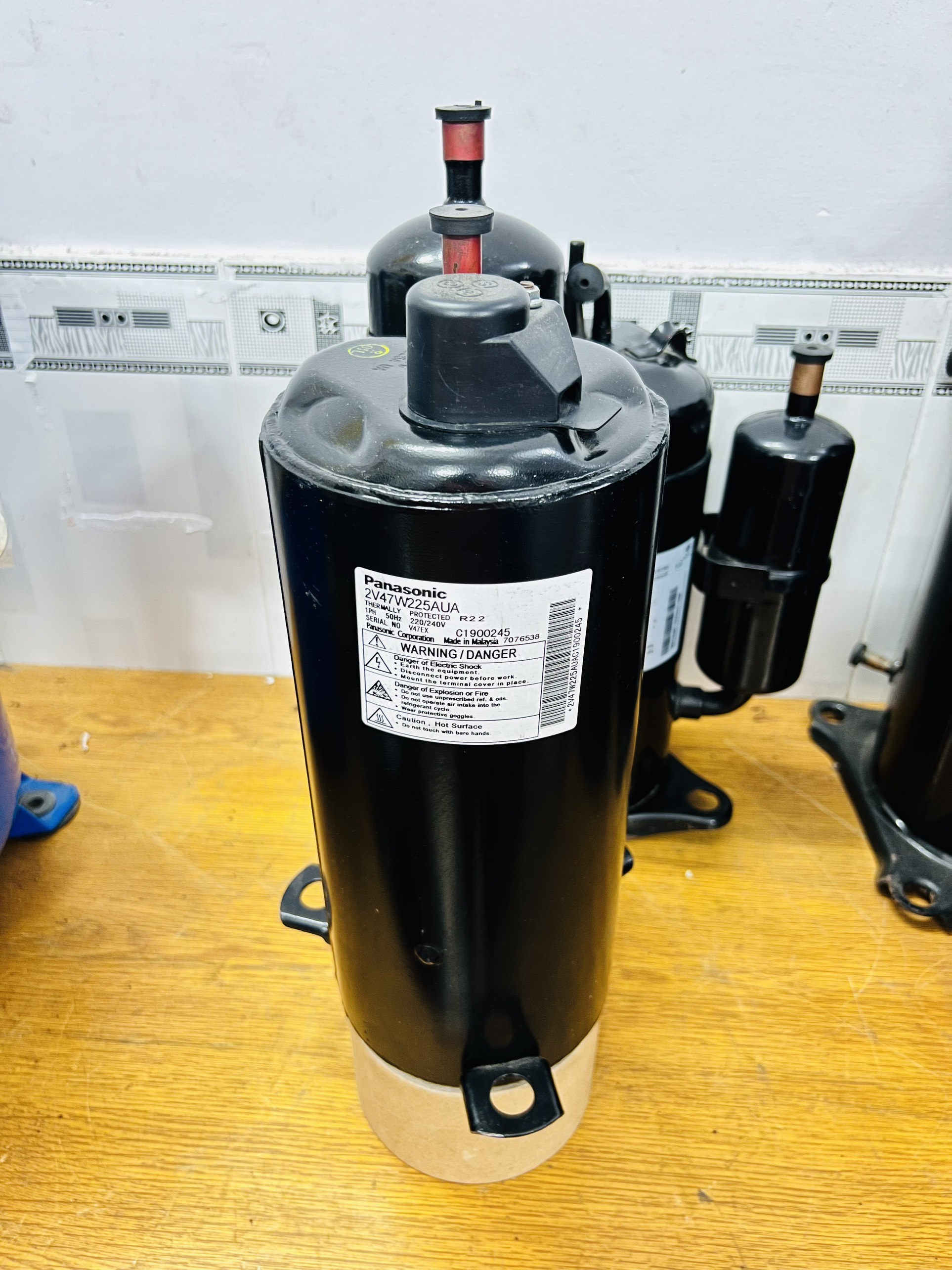 Lốc lạnh panasonic 2.6hp model 2V47 loại 220V/380V
