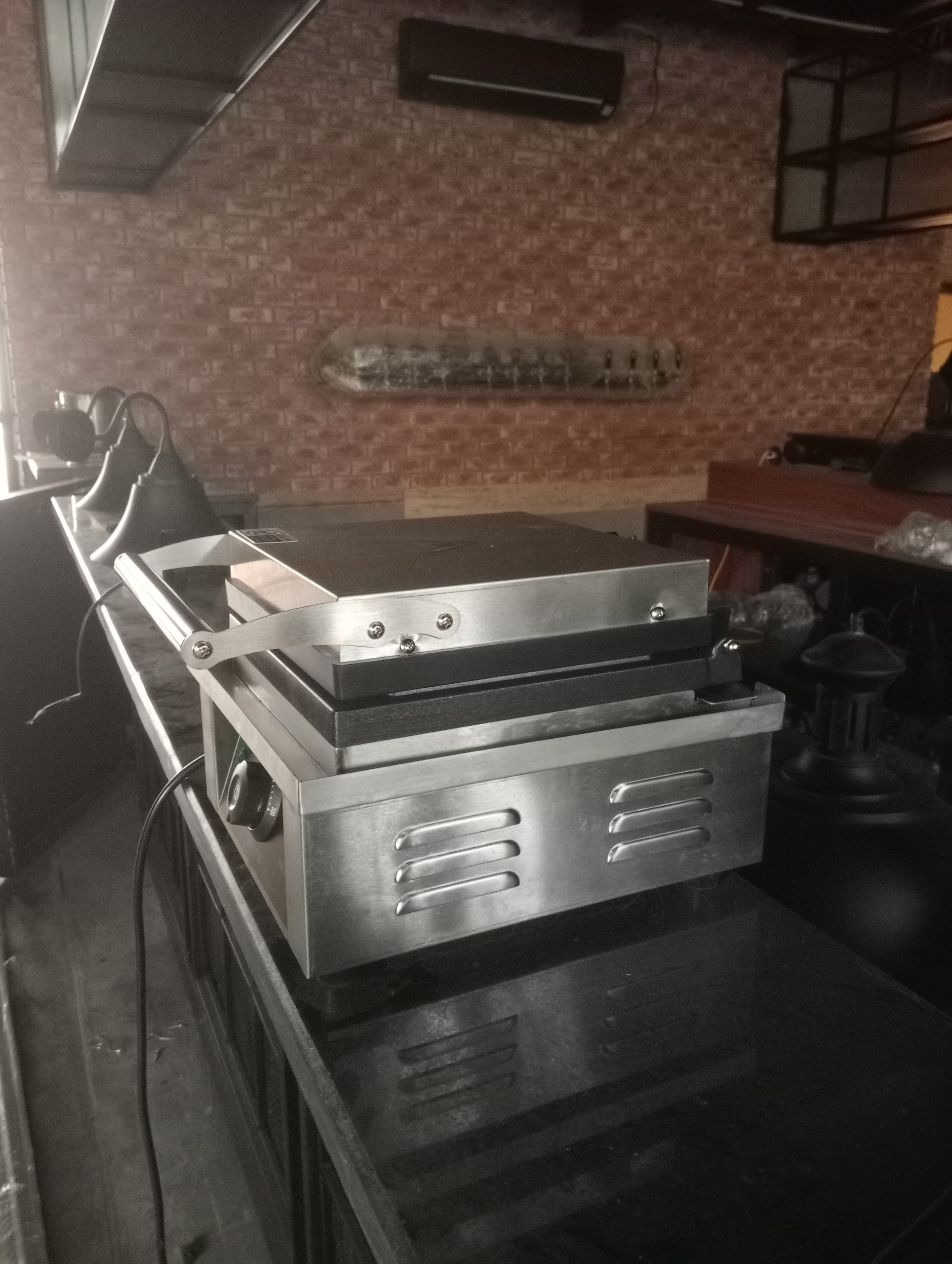 Máy làm bánh waffle dùng điện- máy làm bánh