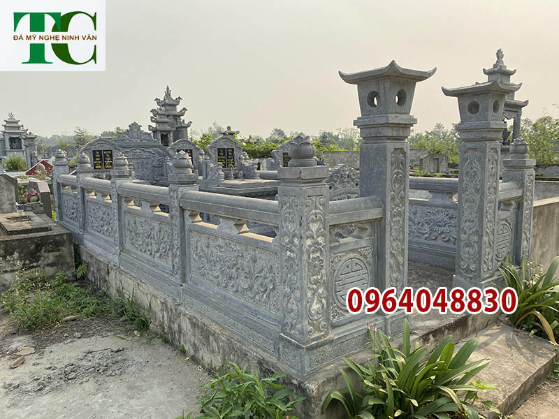Khuôn viên lăng mộ đá đẹp lắp dặt tại Cà Mau 2023