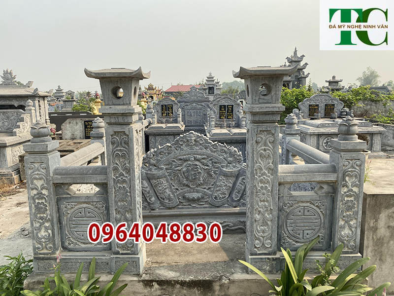 Khuôn viên lăng mộ đá đẹp lắp dặt tại Cà Mau 2023