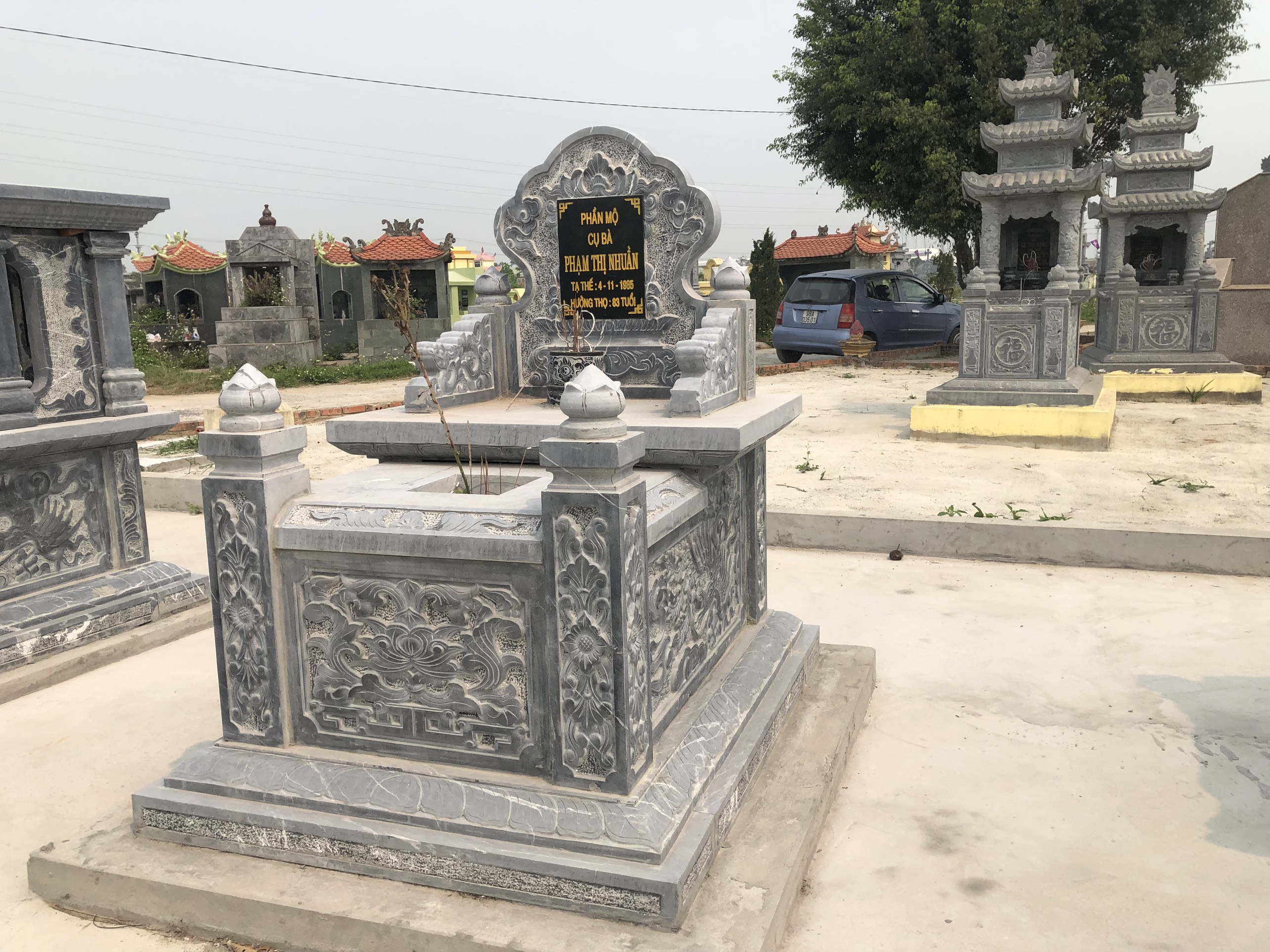 tại sao xây mộ đá lại được ưa chuộng tại sài gòn