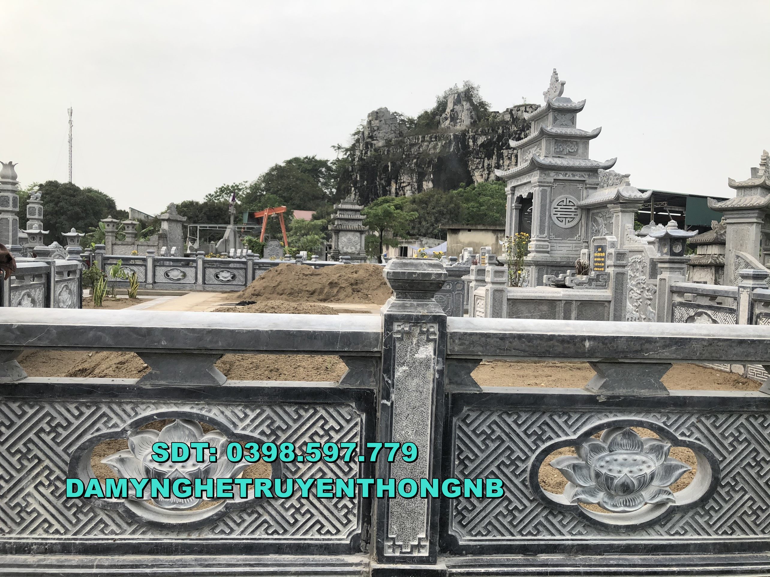 khuôn viên lăng mộ đá nhà mồ đá cao cấp tại cà mau 2023