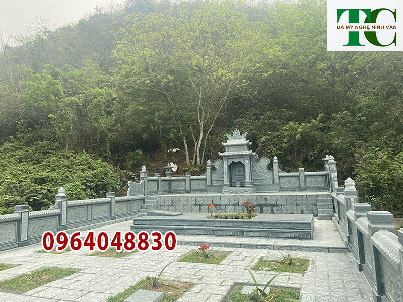 Xây khuôn viên lăng mộ đá xanh rêu đẹp tại Gia Viễn Ninh Bình