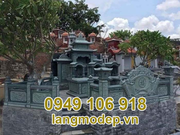 Mẫu mộ có mái che đá xanh rêu đẹp năm 2023