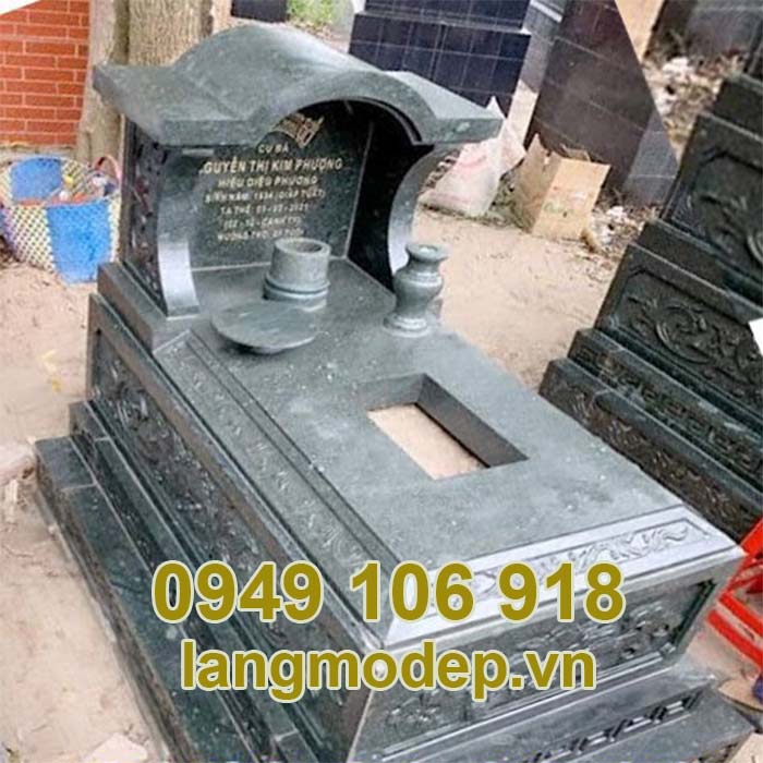Mẫu mộ có mái che đá xanh rêu đẹp năm 2023