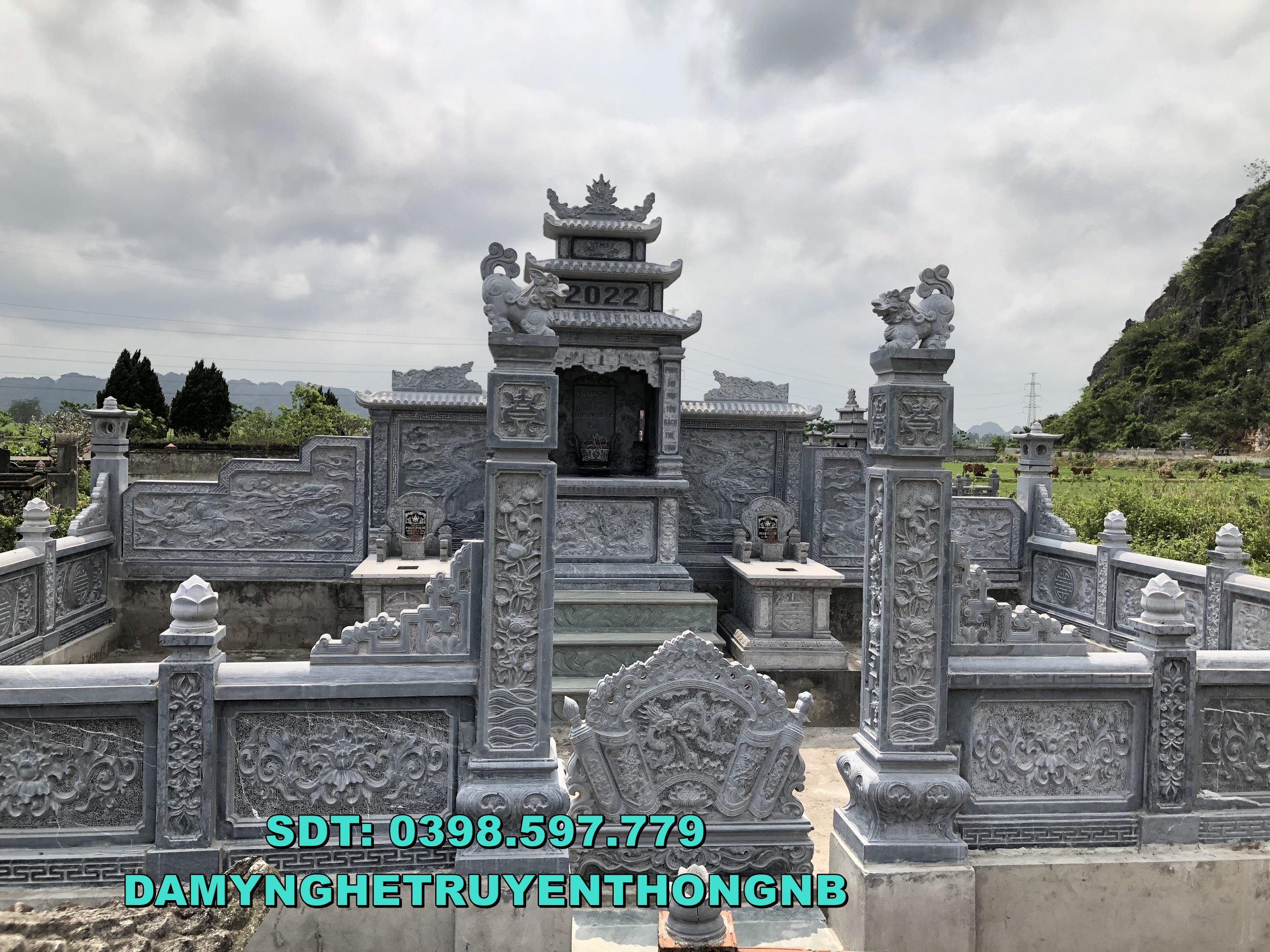 xây khuôn viên khu lăng mộ đá xanh tự nhiên tại quảng bình
