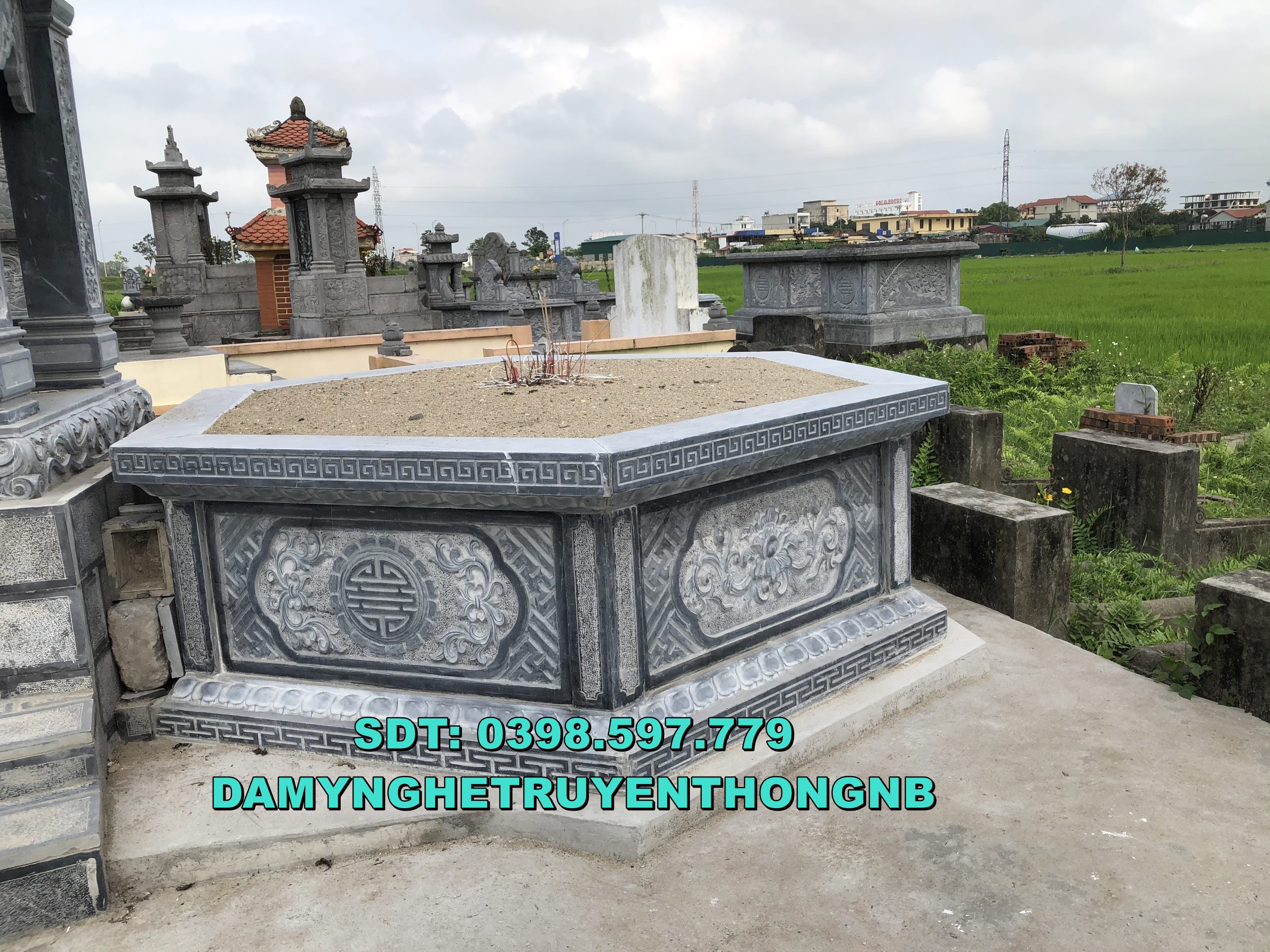 hoàn thiện mộ hậu bành đá đẹp hợp phong thuỷ cho ông bà tại hà nội
