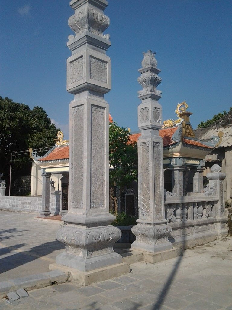 cổng tam quan nhà thờ hoj xây cổng khu lăng mộ bằng đá xanh khối đẹp
