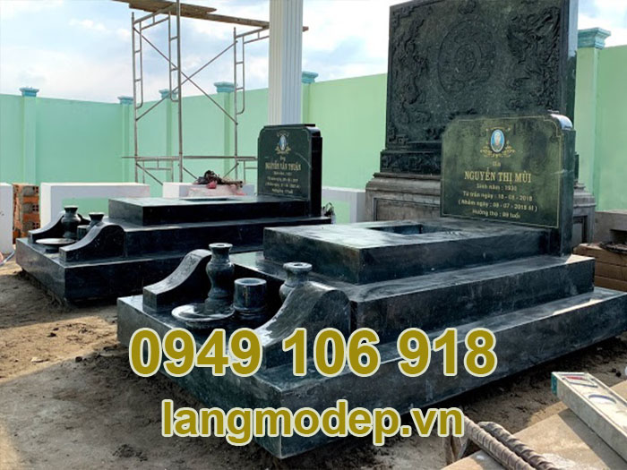Mộ không mái đá xanh rêu thiết kế đẹp 2023