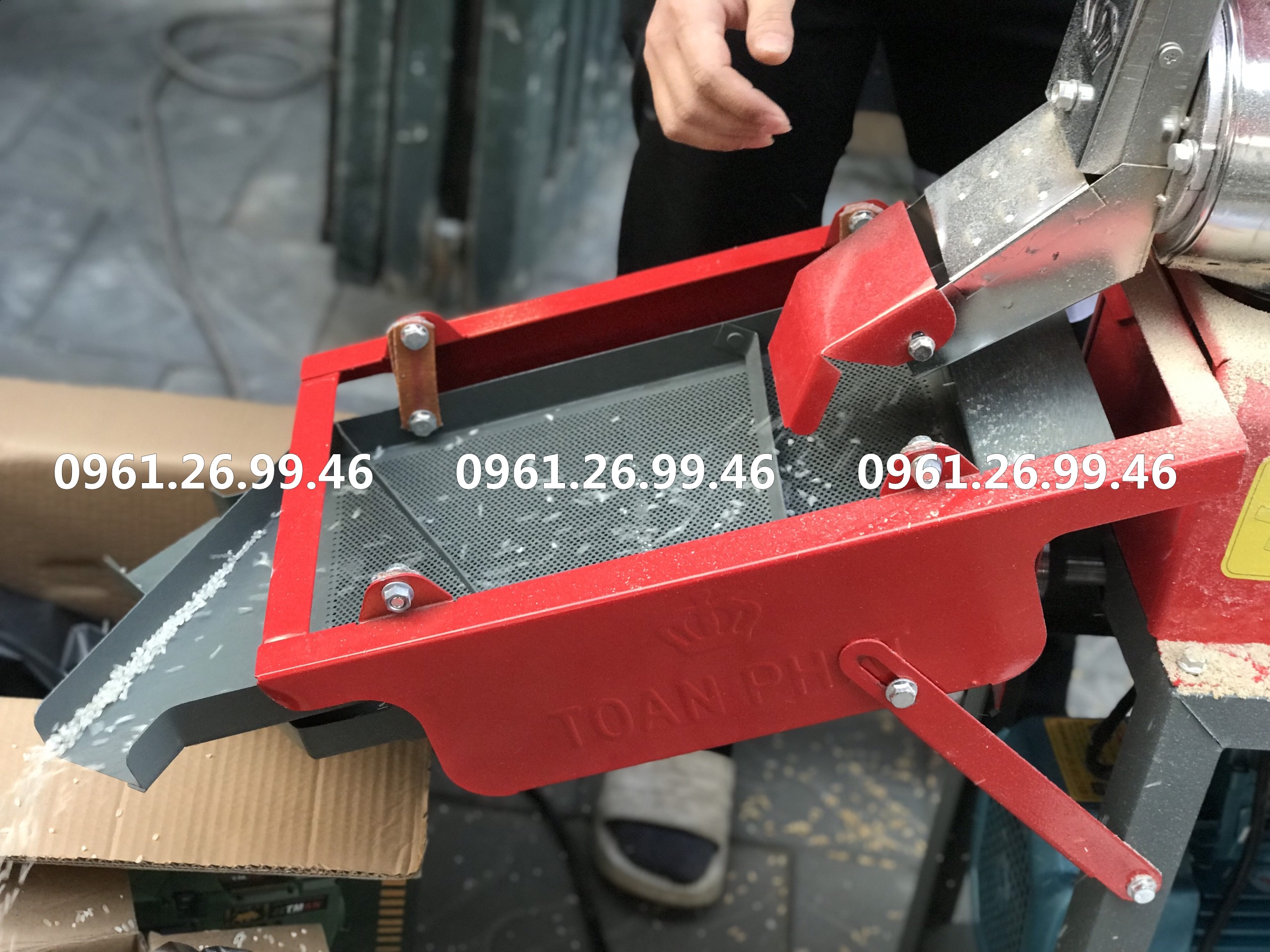 Máy xát gạo gia đình đa chức năng: xát gạo, nghiền ngô nghiền cám