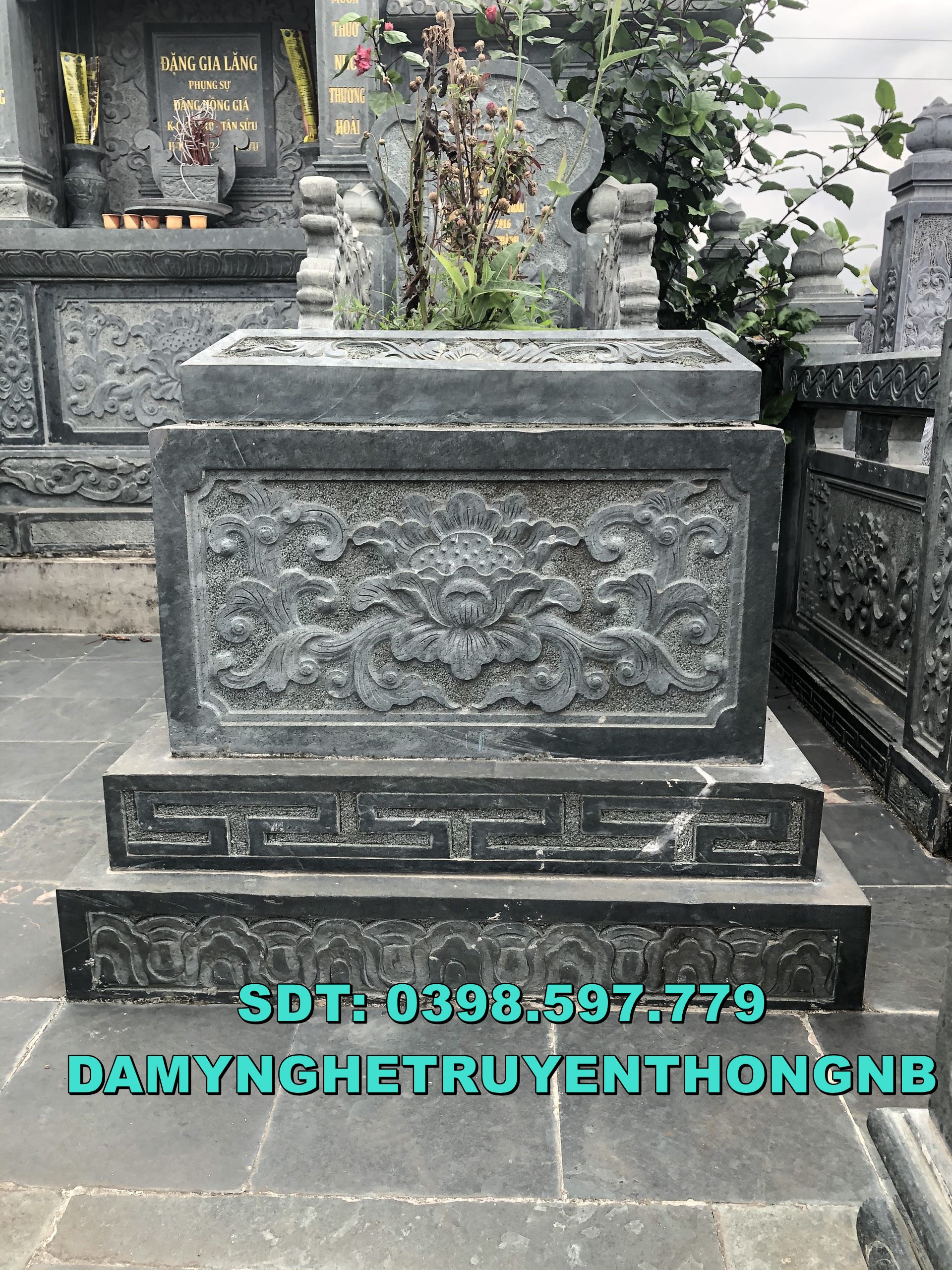 mộ đá 2 mái,mộ đá tam sơn xanh rêu đẹp đặt tại hà nội
