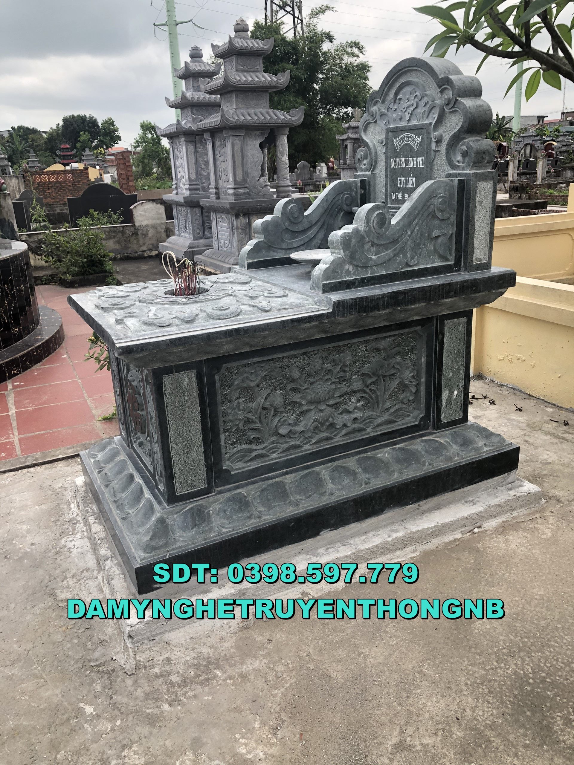 mộ đá 2 mái,mộ đá tam sơn xanh rêu đẹp đặt tại hà nội