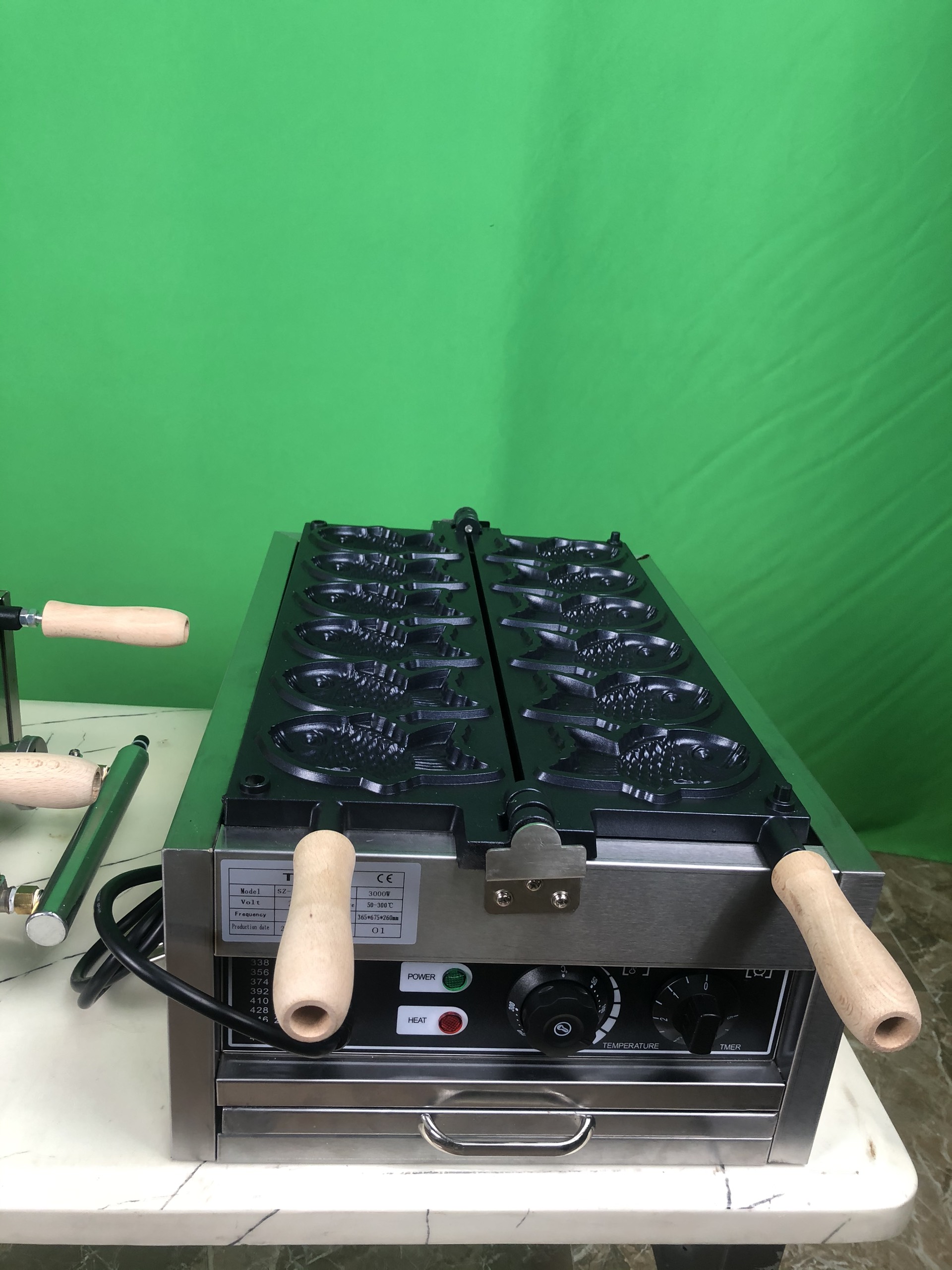 Máy làm bánh cá Nhật TAIYAKI loại 3 con- 6 con. Mẫu mới