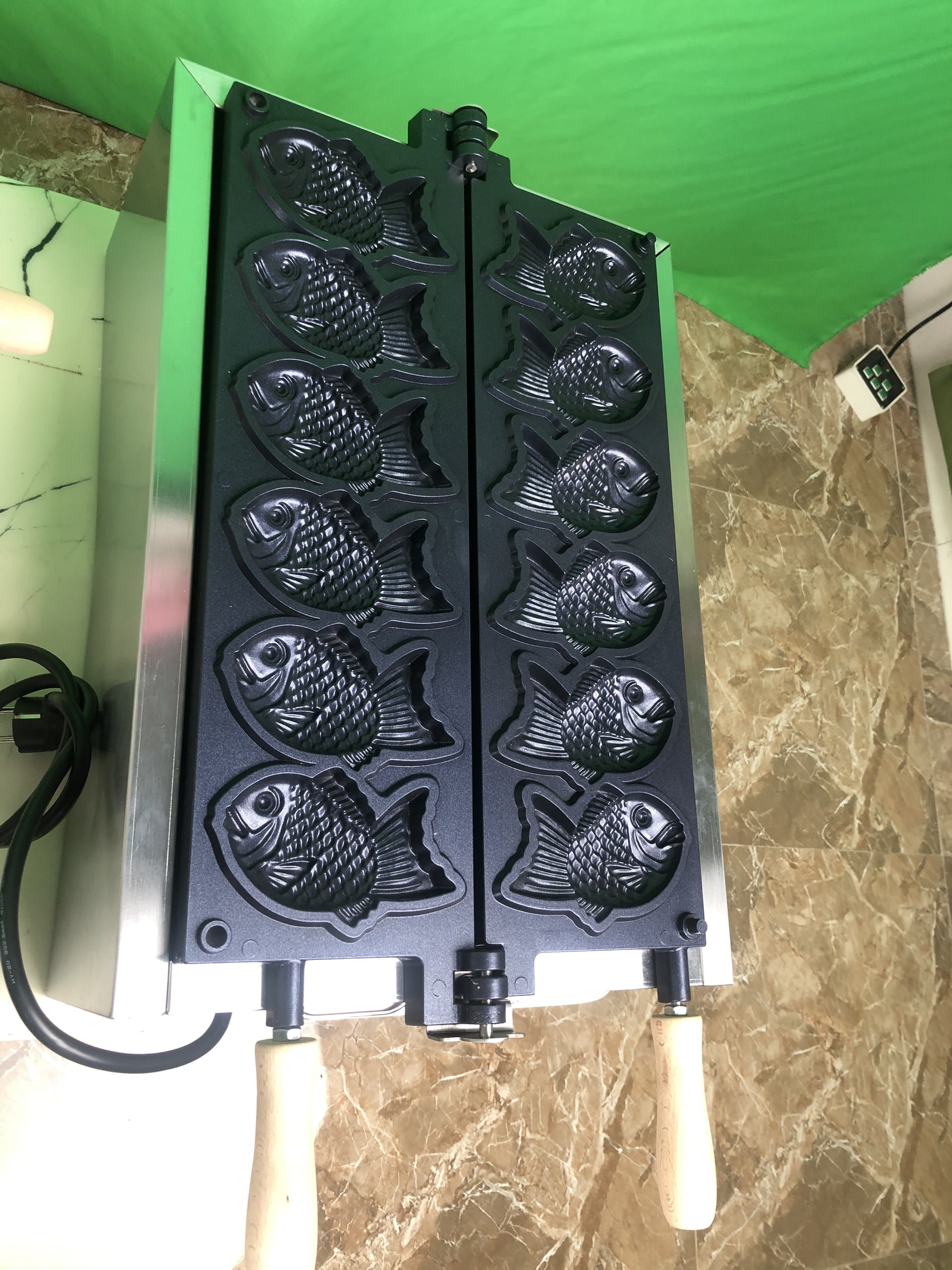 Máy làm bánh cá Nhật TAIYAKI loại 3 con- 6 con. Mẫu mới