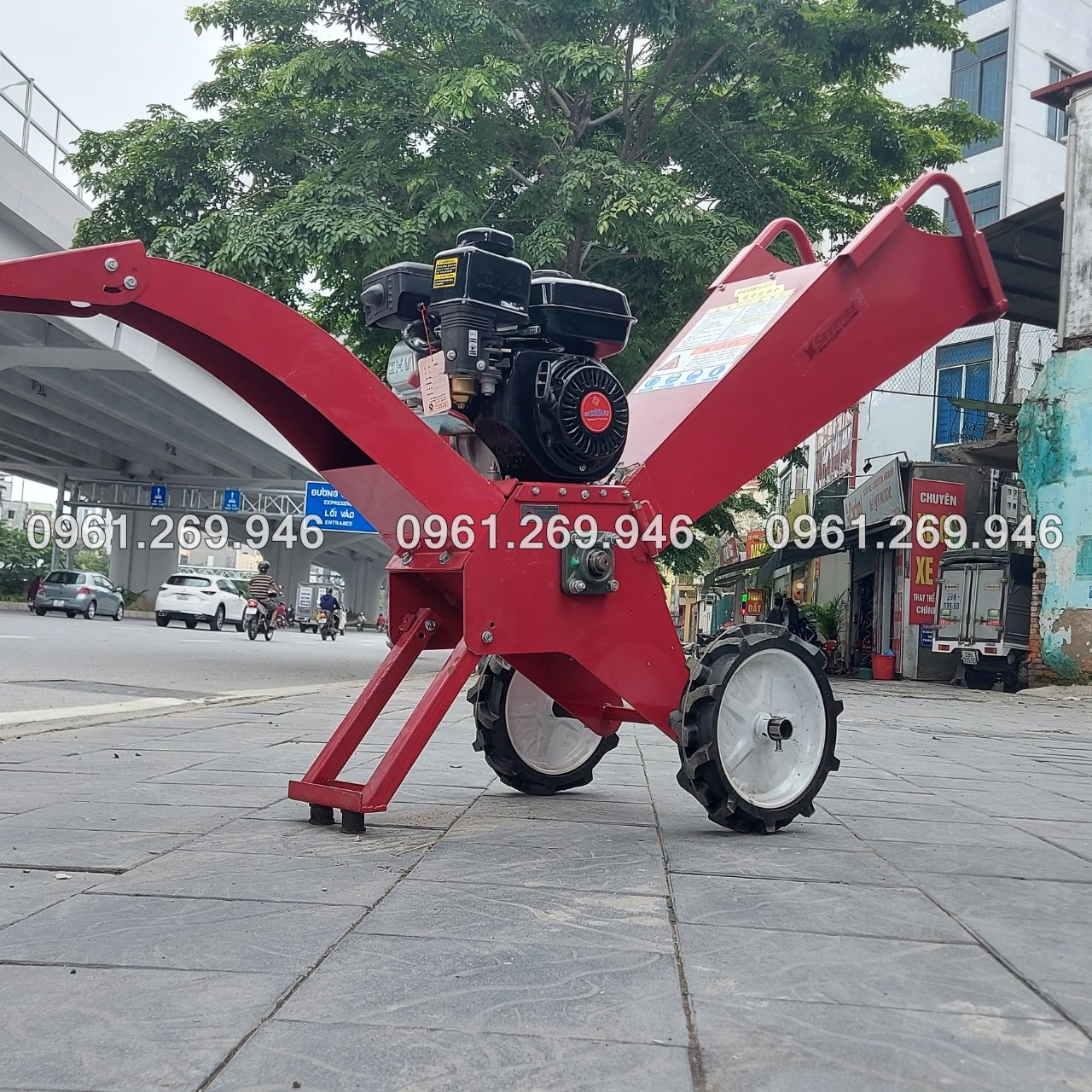 Máy băm cành cây mini Kawasaki TK70 động cơ xăng 7HP
