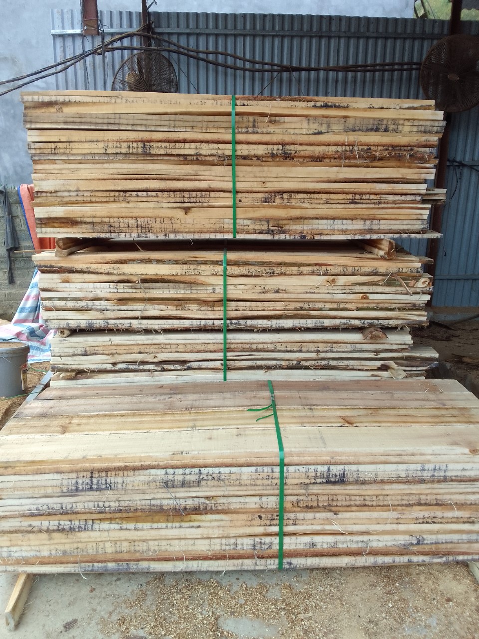 chuyên bán cung cấp cọc tre nứa, sạp, ván gỗ, vãn copha vật liệu dựng