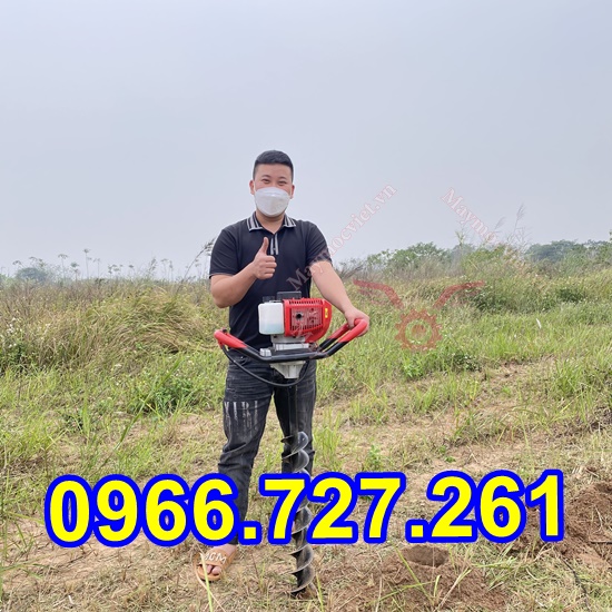 Máy khoan đất trồng cây động cơ 2 thì công nghệ Nhật Bản
