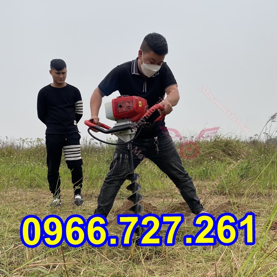 Máy khoan đất trồng cây động cơ 2 thì công nghệ Nhật Bản