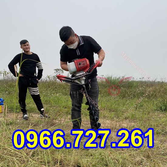Máy khoan đất trồng cây động cơ 2 thì công nghệ Nhật Bản