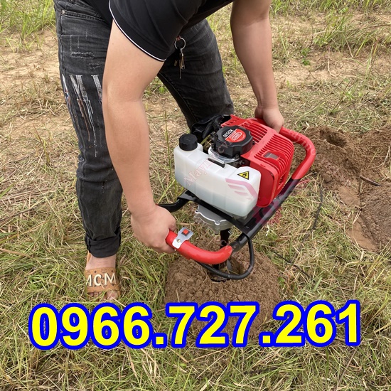 Máy khoan đất trồng cây động cơ 2 thì công nghệ Nhật Bản