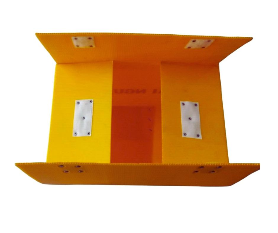 Thùng nhựa danpla đáy xếp tự động, nắp dán lông gai, tay cầm hở