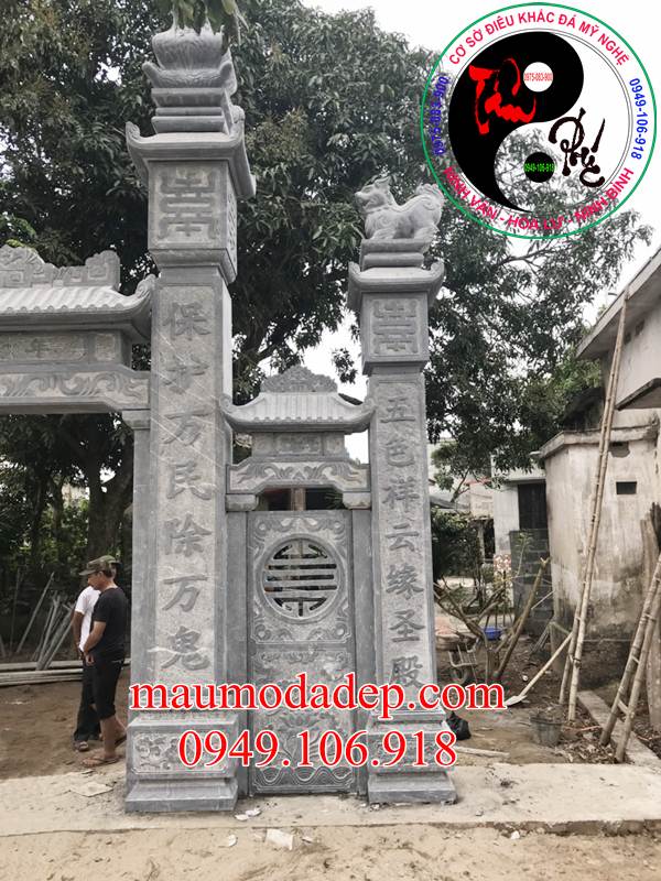 Lắp đặt cổng đá tam quan nhà thờ họ tại Thái Bình