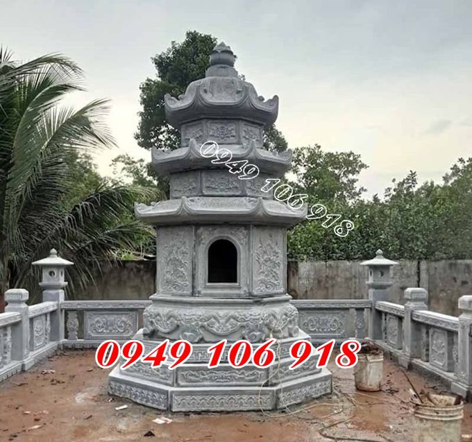 Bản tháp lục lăng để tro cốt bằng đá tại Miền Tây