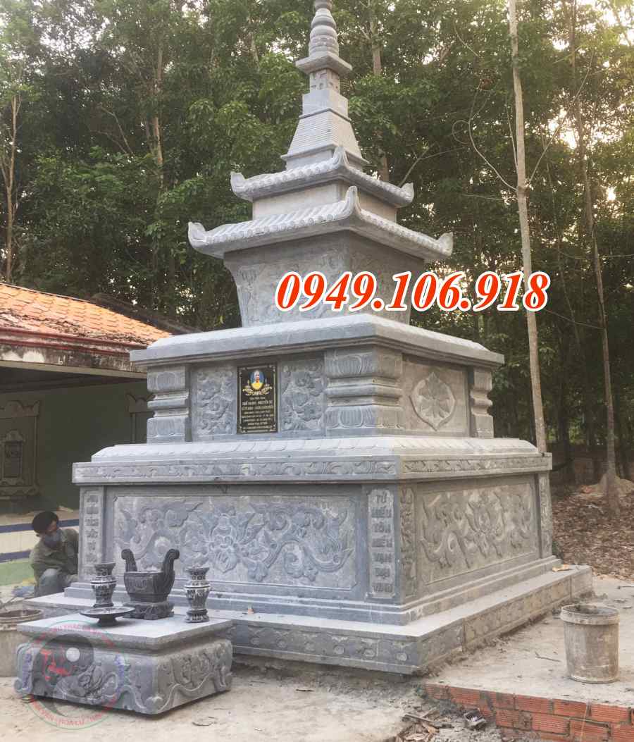 Mẫu mộ tháp phật giáo bằng đá tại Cần Thơ