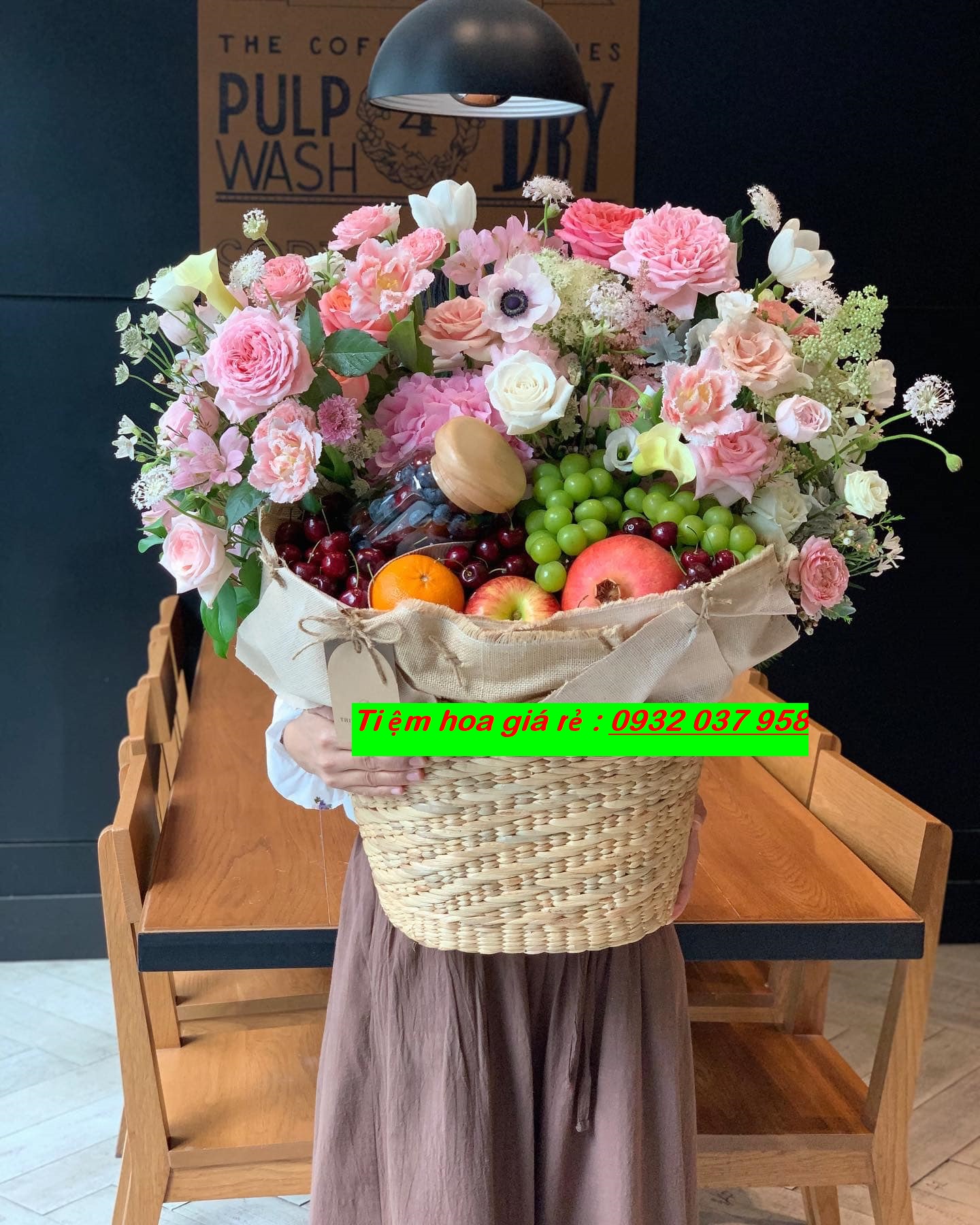 Tiệm hoa giá rẻ quận bình thạnh , hoa chúc mừng giá rẻ bình tân