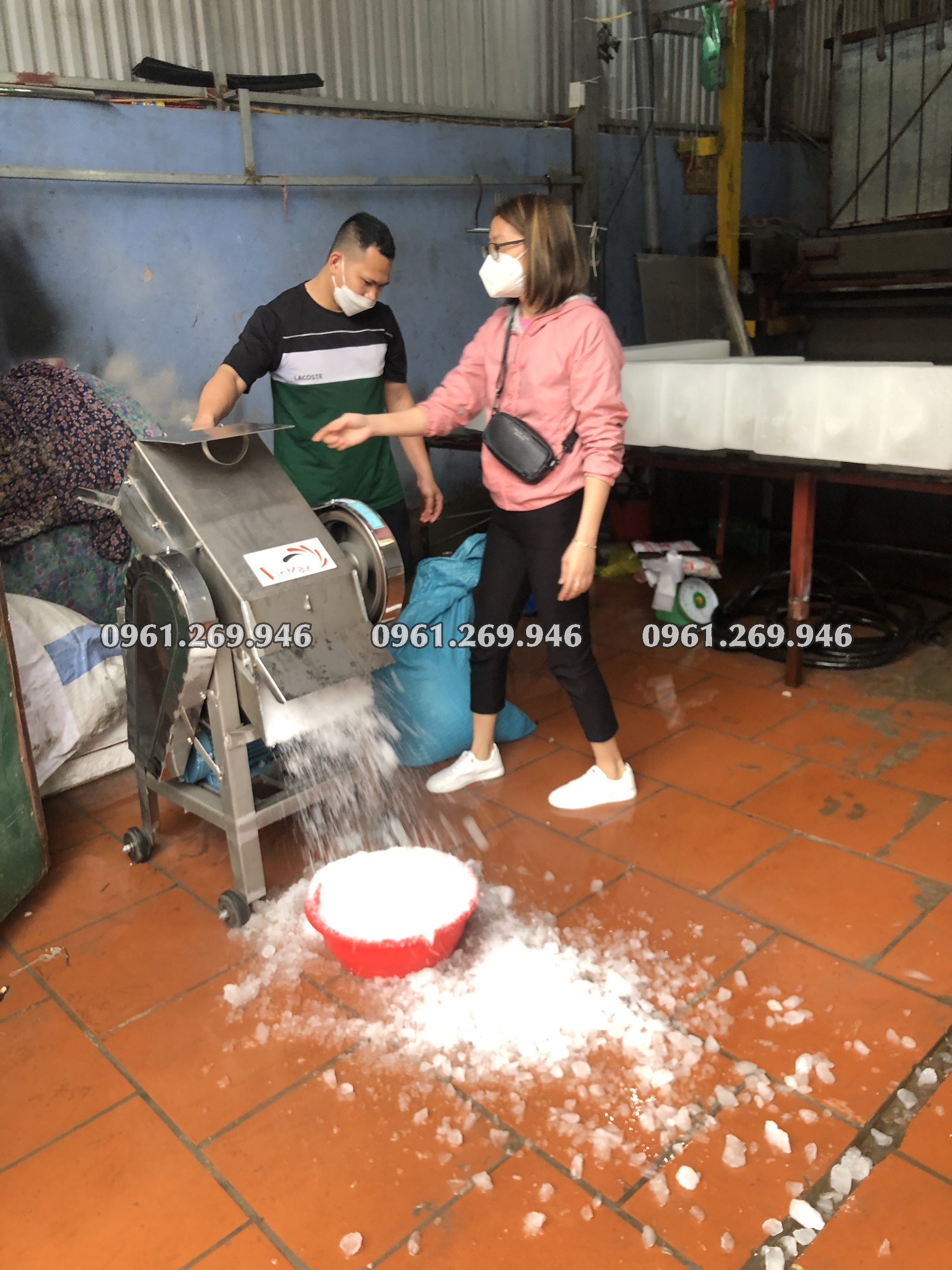 Máy xay đá cây, đá viên để ướp hải sản, đá bào giải khát
