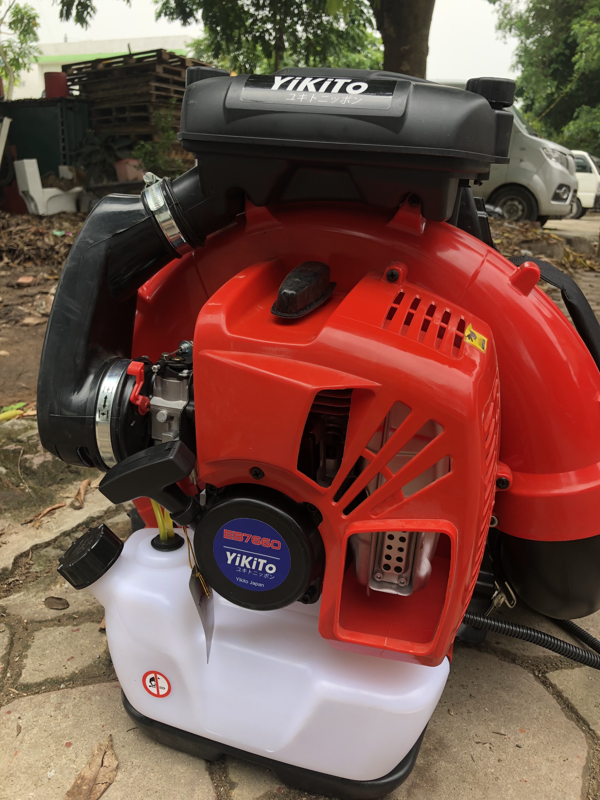 Máy thổi lá cây, thổi bụi đường Yikito EB7660 chính hãng, siêu khỏe.