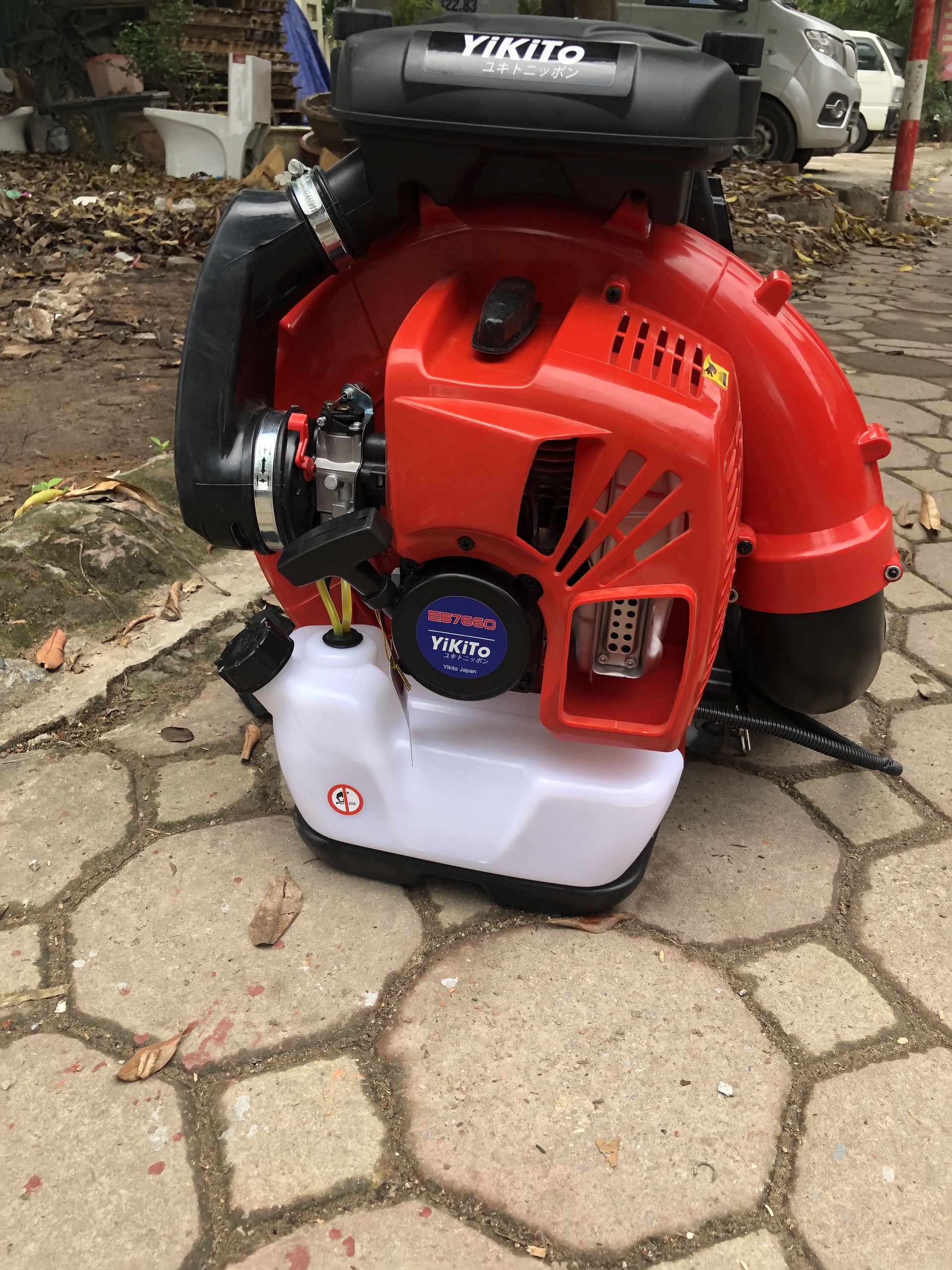 Máy thổi lá cây, thổi bụi đường Yikito EB7660 chính hãng, siêu khỏe.