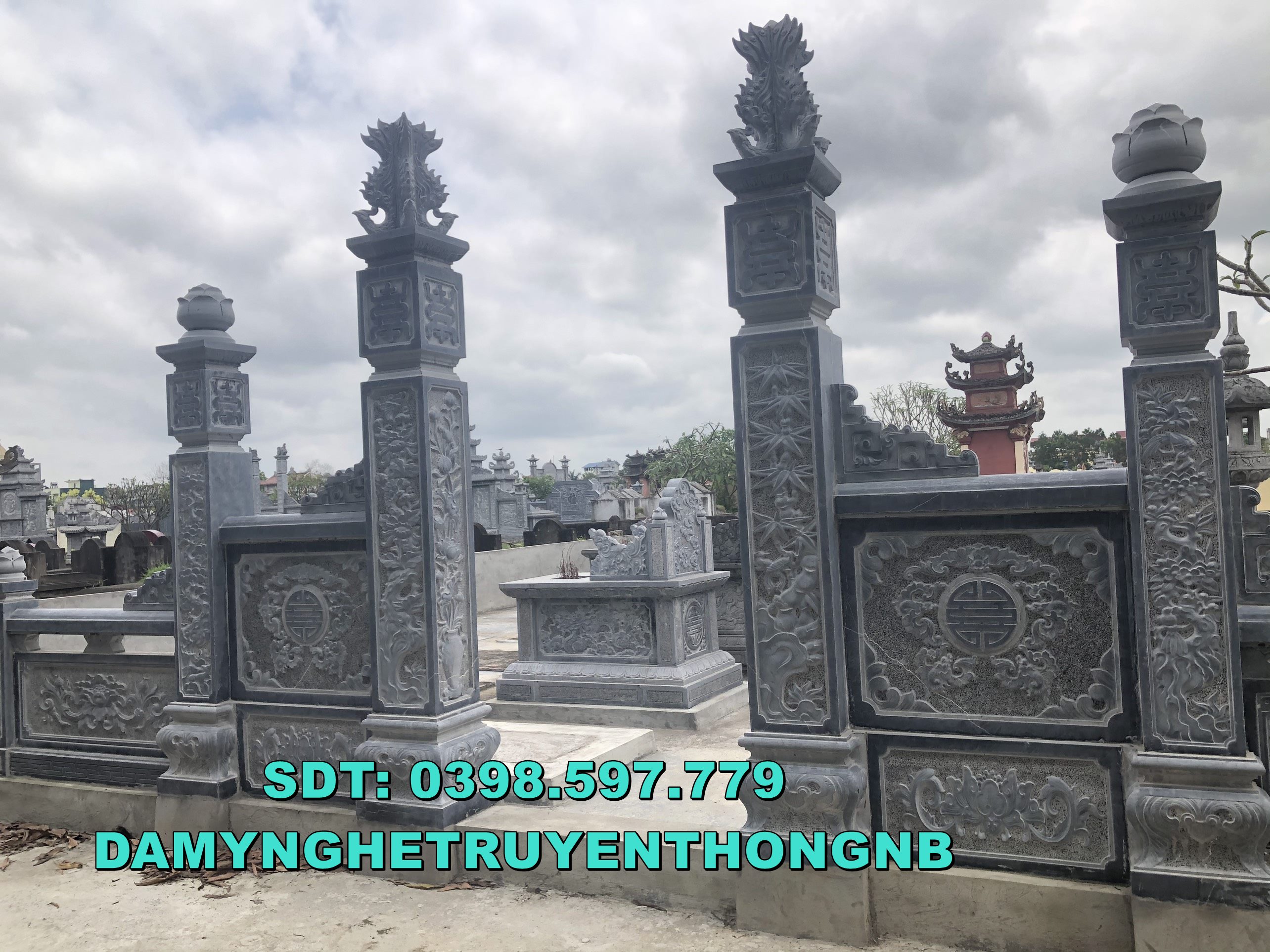 cổng tam quan nhà thờ họ,xây cổng khu lăng mộ bằng đá xanh nguyên khối
