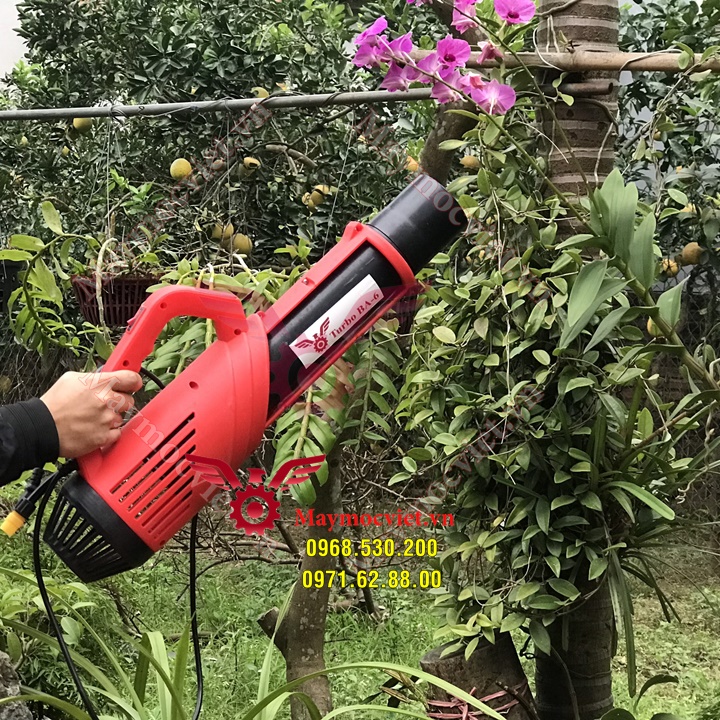 Máy phun thuốc trừ sâu bệnh cho Đầm Sen số 1 Thế Giới
