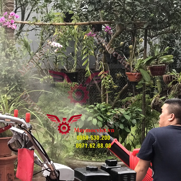 Máy phun thuốc trừ sâu bệnh cho Đầm Sen số 1 Thế Giới