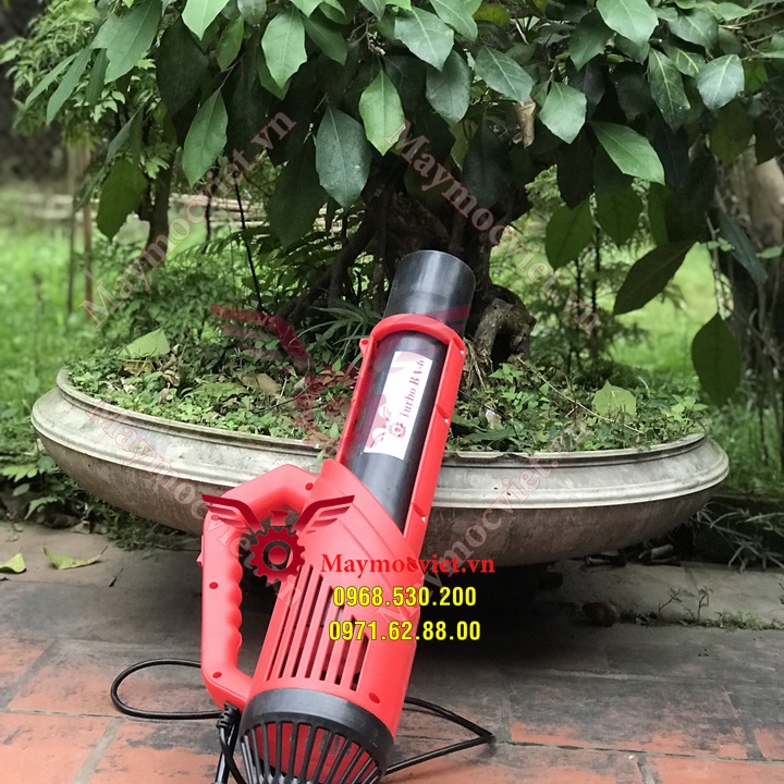 Máy phun thuốc trừ sâu bệnh cho Đầm Sen số 1 Thế Giới
