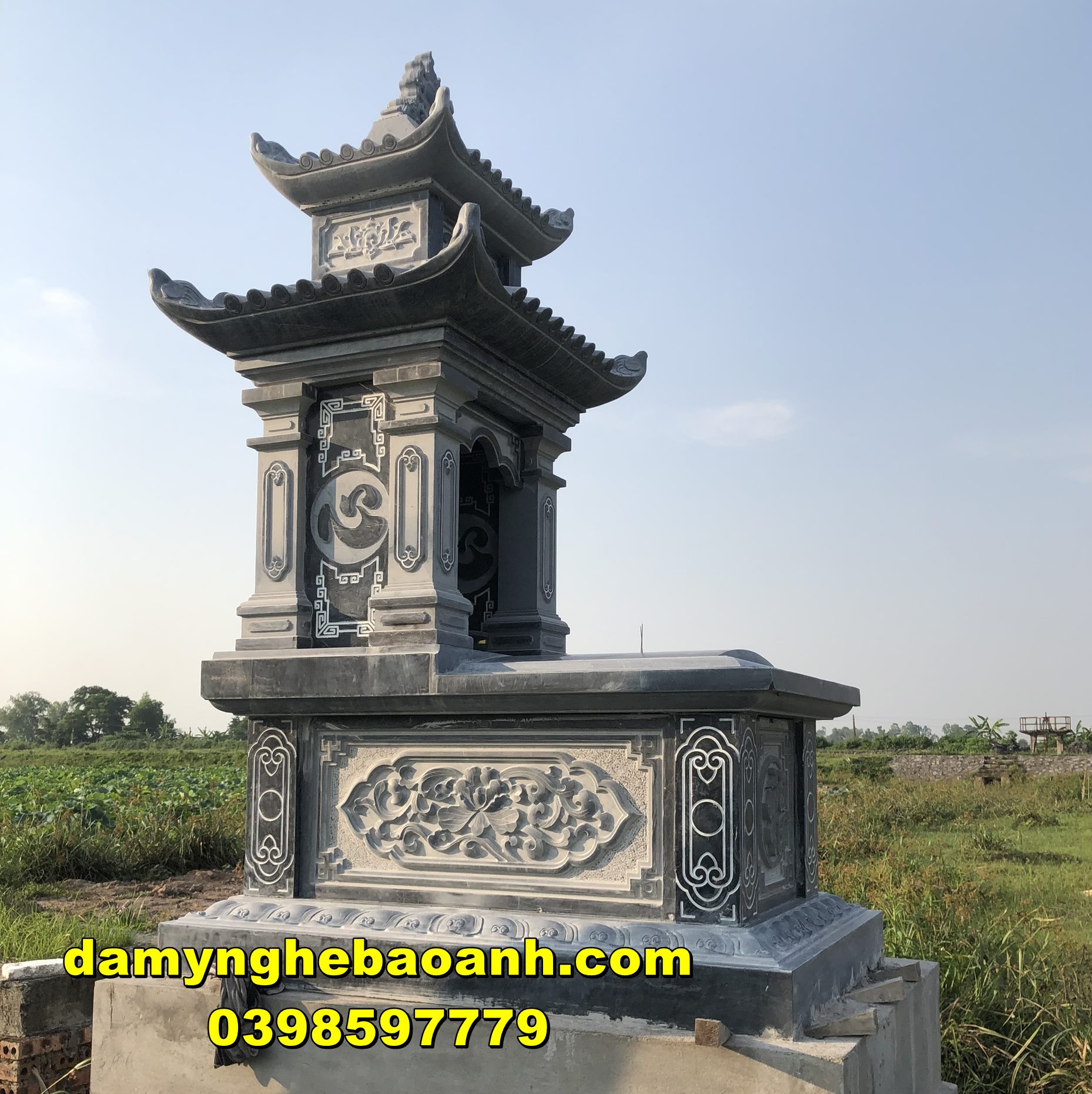 mộ đá tự nhiên nguyên khối cao cấp nhất lắp đặt thái bình