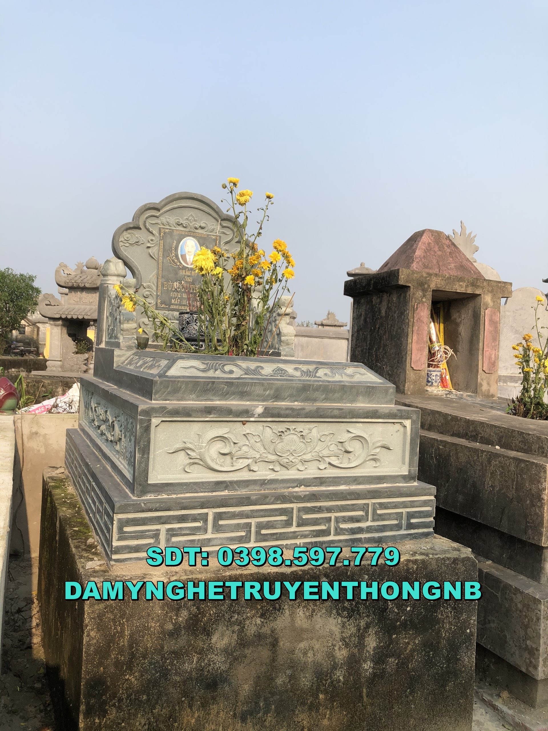chụp mộ đá nguyên khối đẹp cho ông bà tại gia lam hà nôi