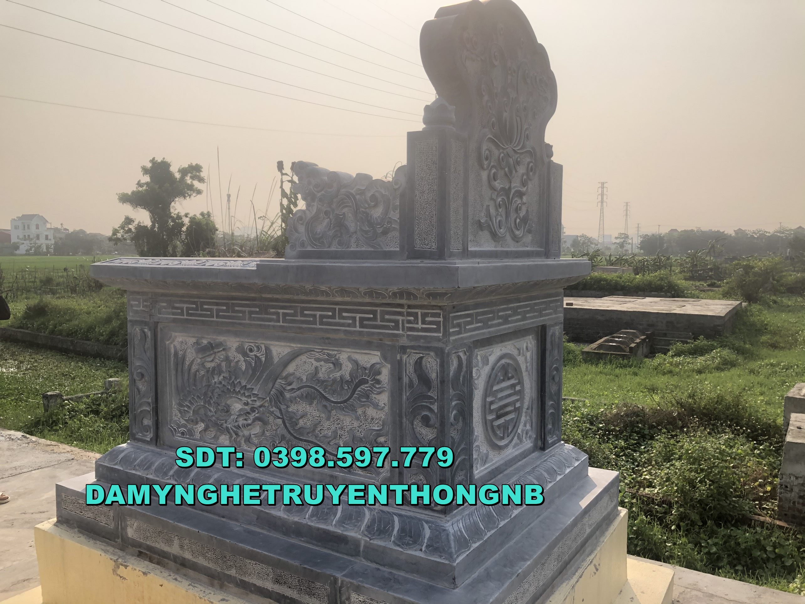 chụp mộ đá nguyên khối đẹp cho ông bà tại gia lam hà nôi