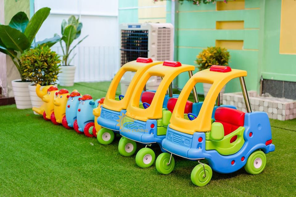 Xe chòi chân ô tô dành cho trẻ em giá rẻ, chất lượng cao