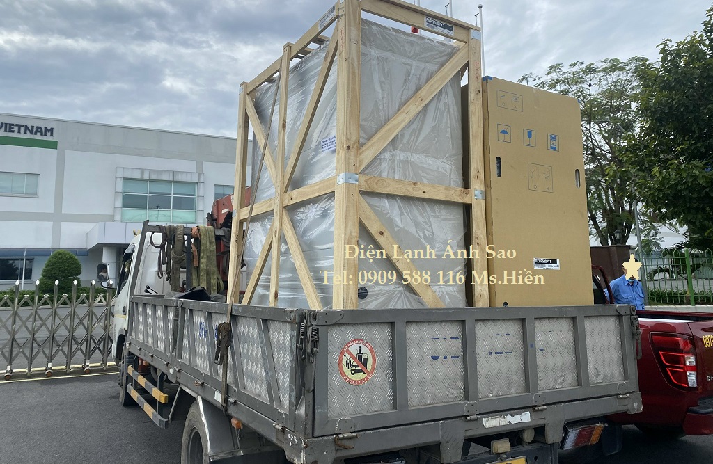 Máy lạnh tủ đứng Daikin FVGR10PV1/RCN100HY18 - 10hp - Thổi trực tiếp