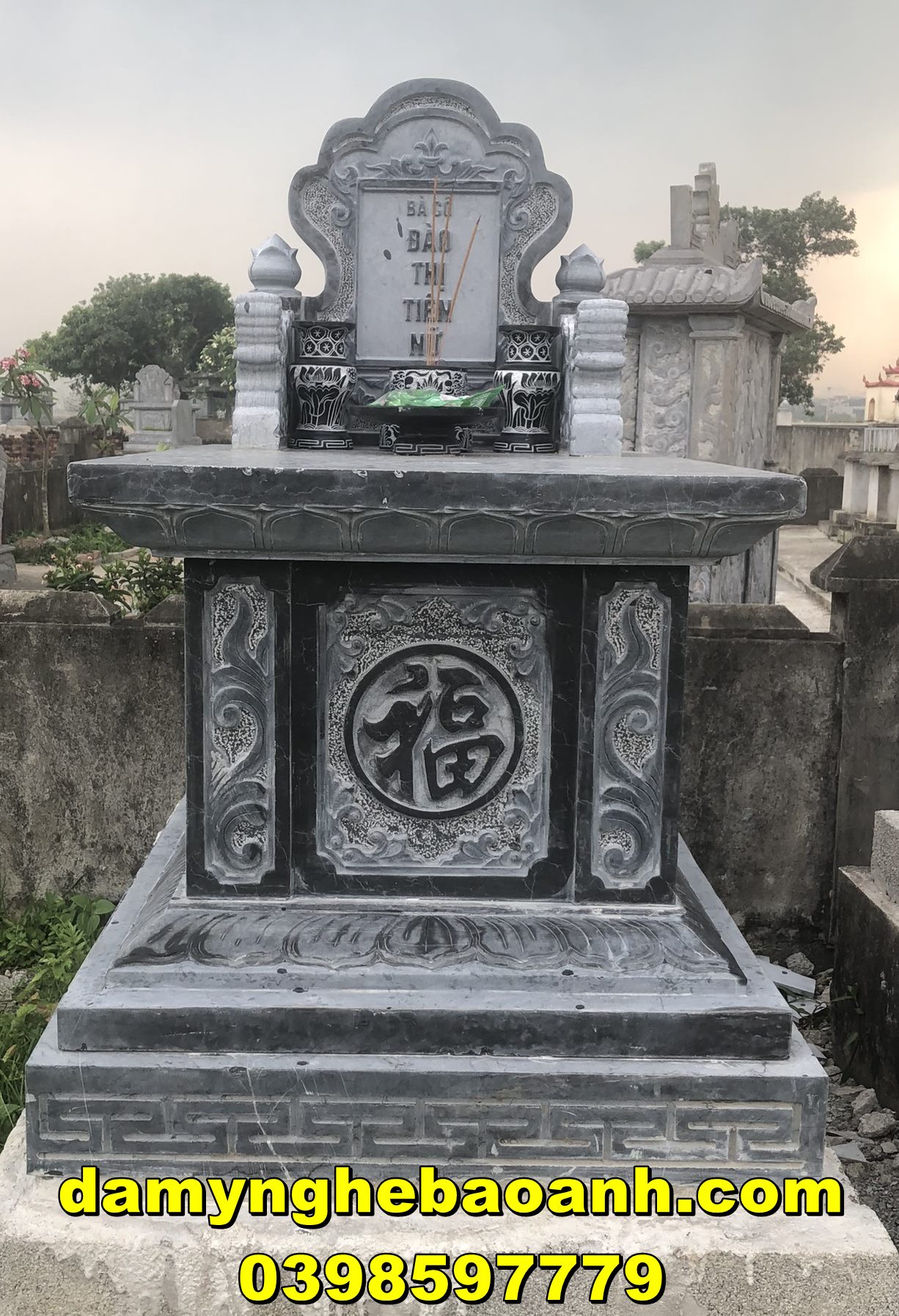 mộ hậu bành đá đẹp được lắp đặt tại tứ kì hải dương
