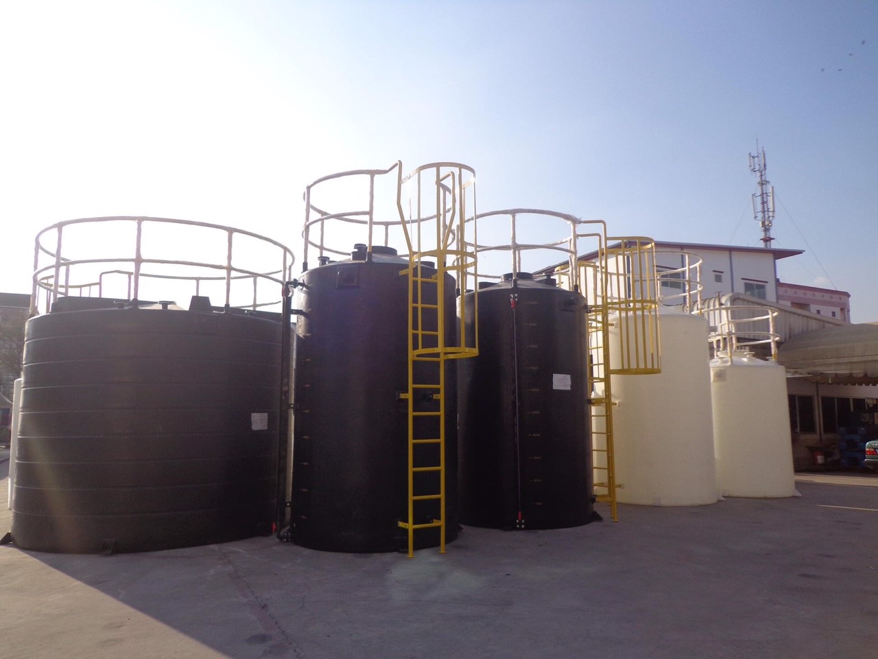 Bồn hóa chất nhựa PE loại 1500l, 2000l, 3000l, 4000l, 5000l,..10000L