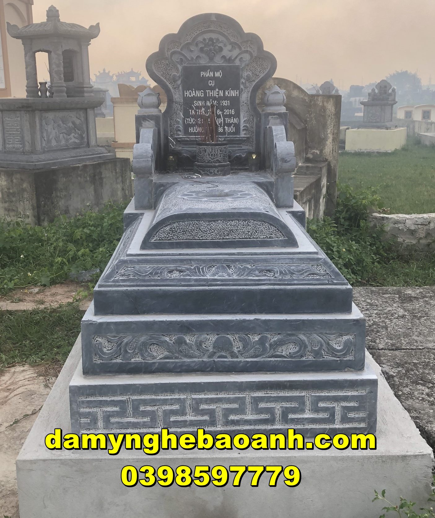 mẫu mộ đá tam cấp đá tự nhiên nguyên khối đơn giản nhưng lại đẹp