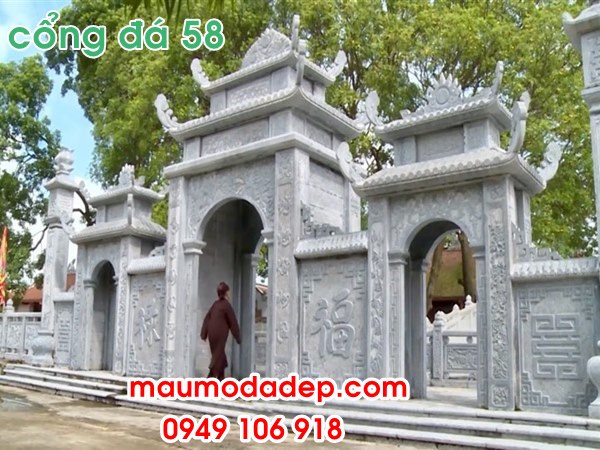Cổng tam quan chùa bằng đá.