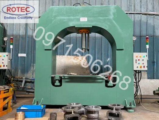 Rotec VN bàn giao bộ đôi sản phẩm máy ép thủy lực chữ H cho nhà đầu tư