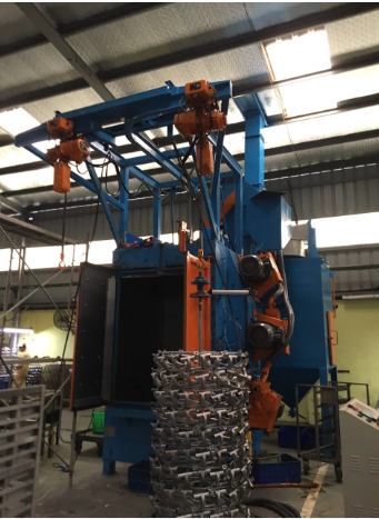 Rotec VN bàn giao máy phun bi giá treo quay cho đơn vị đúc xuất khẩu