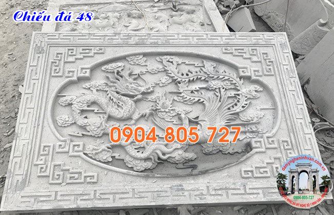 Chiếu rồng bậc tam cấp nhà thờ.