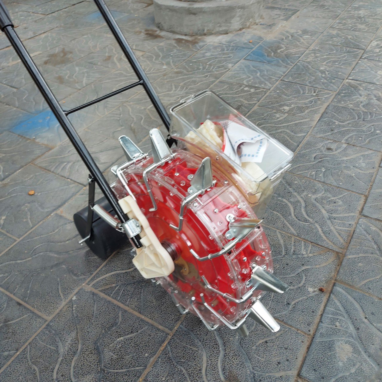 Máy tra hạt ngô, hạt đậu, máy gieo hạt 12 mỏ 1 hàng đẩy tay