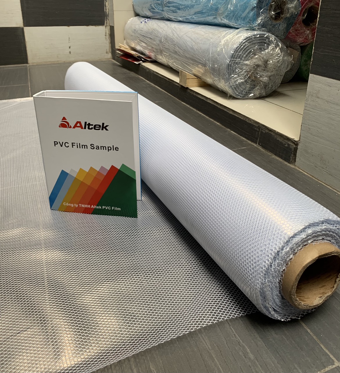 Màng nhựa PVC kẹp lưới lục giác giá rẻ tại TPHCM